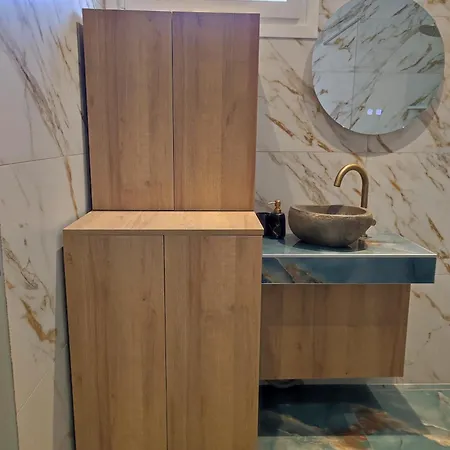 Royalty Queen Cavala