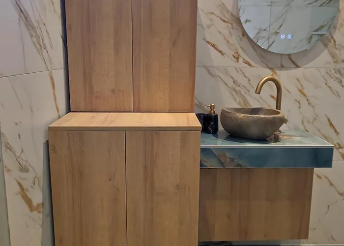 Royalty Queen Kavala